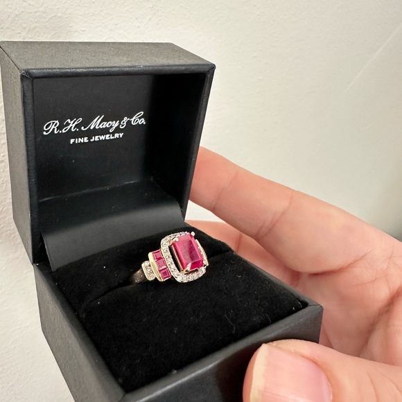 R.H.Macy’s Ruby (1 ct. t.w.) Diamond (1/5 ct. t.w.) Ring 14k Rose Gold Sz 4.75 - Picture 2 of 8